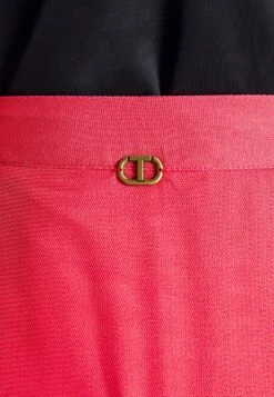 TWINSET Skirt - Jupe Longue - Holly Berry 15 TWINSET Skirt - Jupe Longue - Holly Berry -Stradivarius Soldes 018c6f81b8b54ac69a494406b908fb24