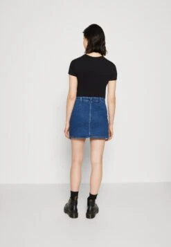 ONLY Onldaisy Mini Skirt Pimbox - Jupe Crayon - Medium Blue Denim 10 ONLY Onldaisy Mini Skirt Pimbox - Jupe Crayon - Medium Blue Denim -Stradivarius Soldes 02380ef03c7f44e4bbac71794dcd702e