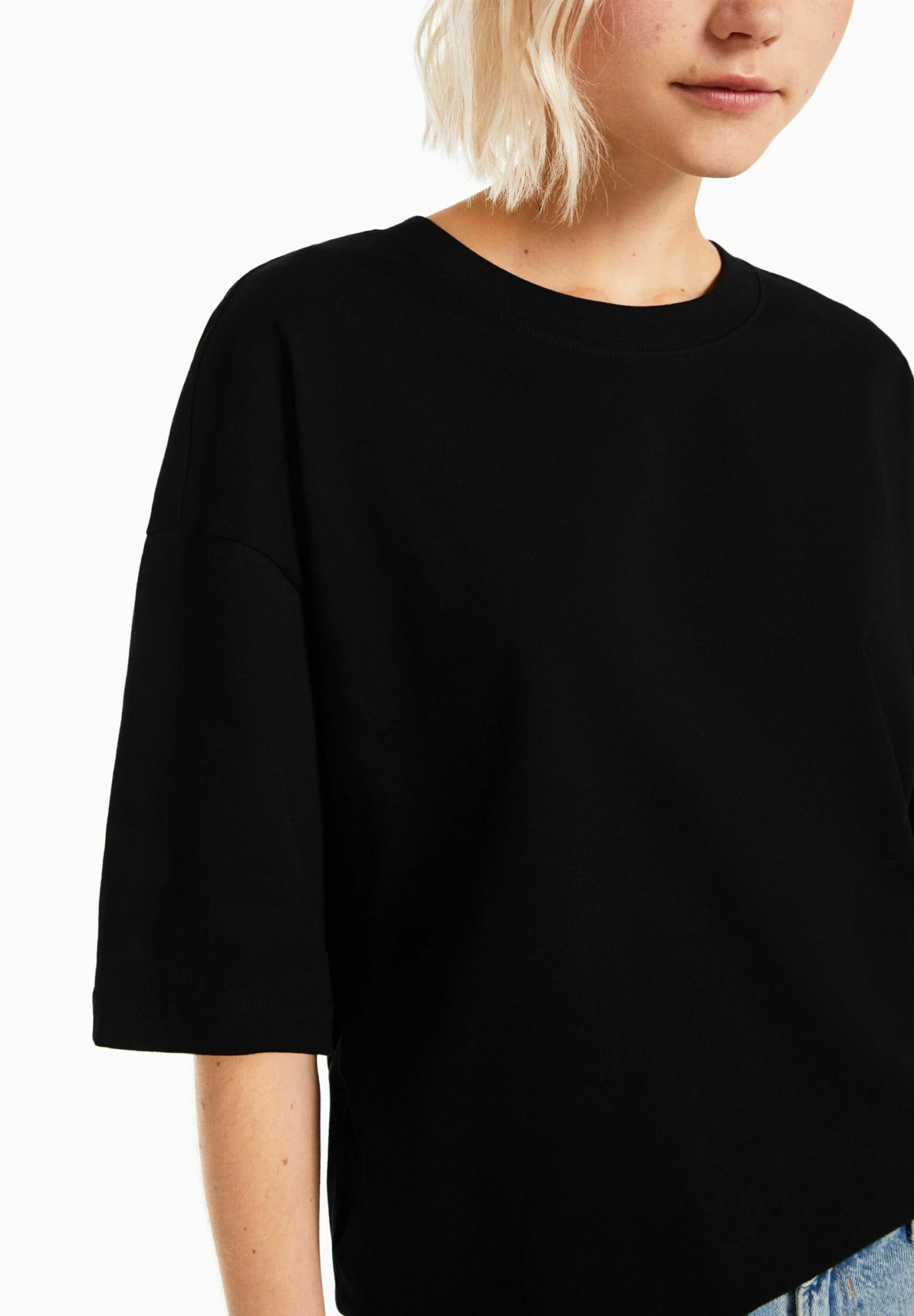 BERSHKA Short Sleeve - T-Shirt Basique - Black 6 BERSHKA Short Sleeve - T-Shirt Basique - Black – Image 4