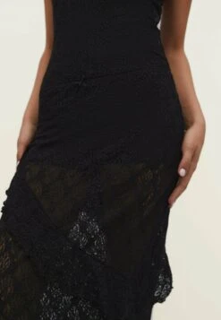 Stradivarius Blonde Ruffled - Jupe Longue - Black -Stradivarius Soldes 0a9d39eb789b4e4eb3f4f5193f5952e5