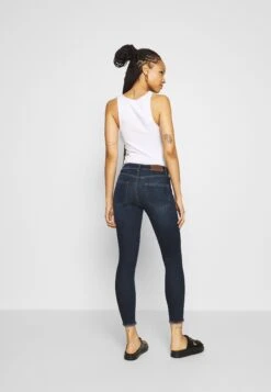 ONLY Onlblush Life - Jeans Skinny - Dark Blue Denim -Stradivarius Soldes 0ca92375fe6641308208a7fc634dac01