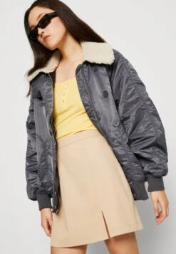 Pieces Pcthelma - Minijupe - Irish Cream 11 Pieces Pcthelma - Minijupe - Irish Cream -Stradivarius Soldes 130b3bb5a272439082ab367cde58bf2f