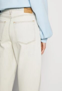 American Vintage Jean Boyfriend - Super Bleached -Stradivarius Soldes 136bb860493f46528ecbe637ad2926fe