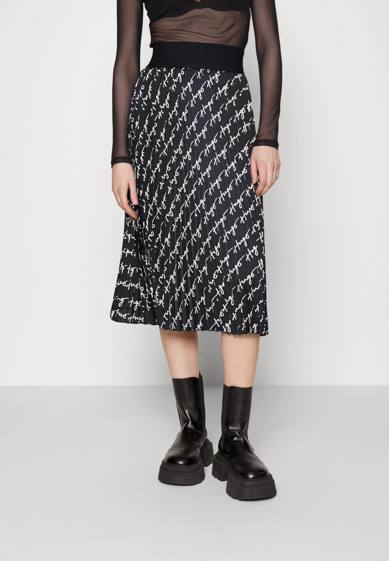 Hugo Reguna - Jupe Plissée - Black/White 3 Hugo Reguna - Jupe Plissée - Black/White