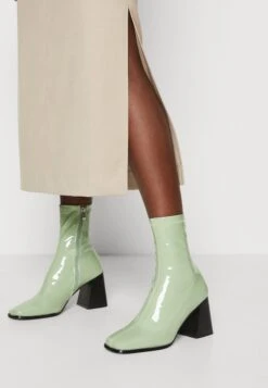 Gestuz Paula Skirt - Jupe Crayon - String -Stradivarius Soldes 17cc2ee051324fc1abfa6f10274e3ae7