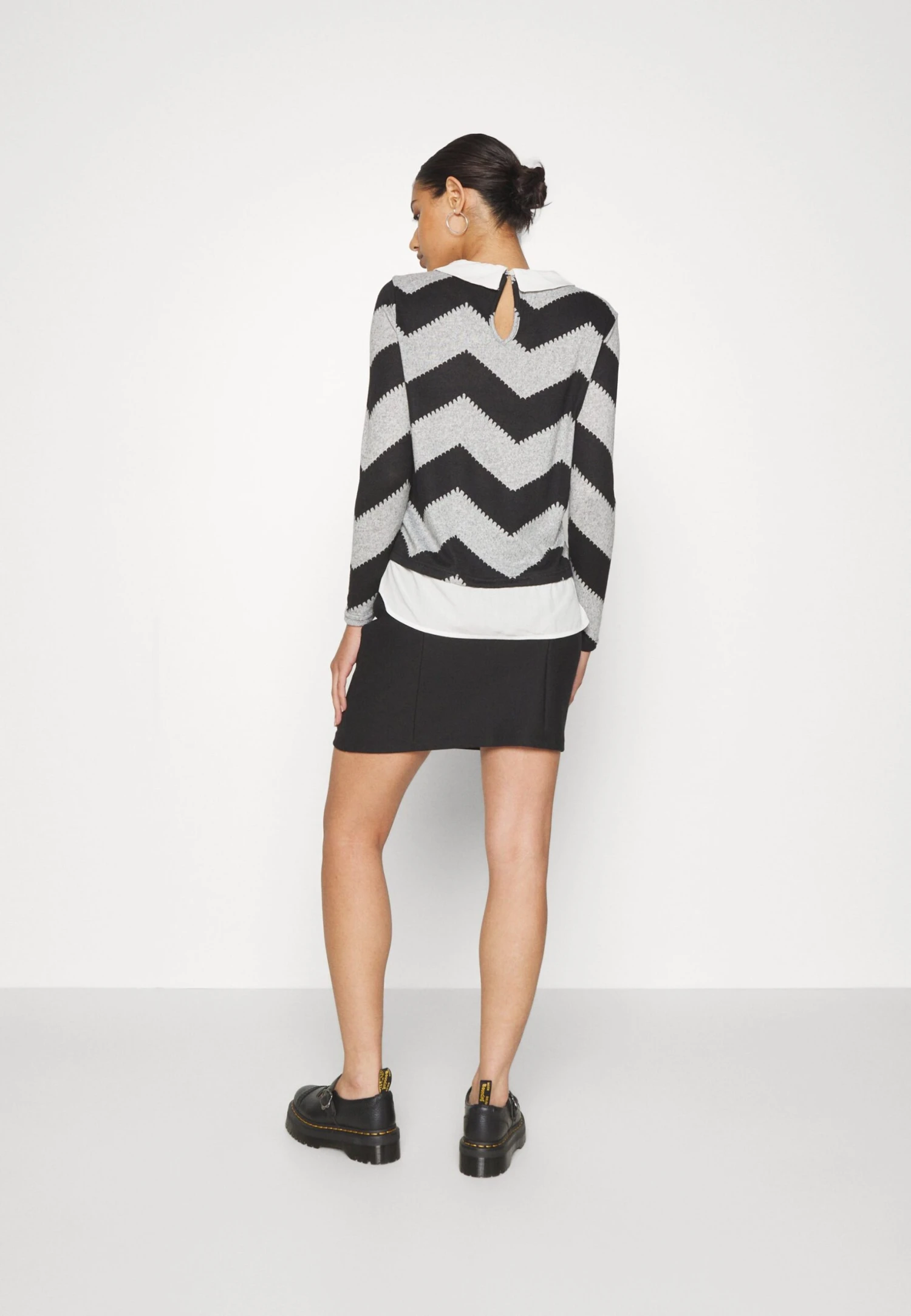 Noisy May Nmkarlie A-Shape Twill - Minijupe - Black 6 Noisy May Nmkarlie A-Shape Twill - Minijupe - Black – Image 4