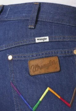 Unisex - Jean Droit - Wrangler Blue -Stradivarius Soldes 1dc658a5df3e47369cb4d03625aa68c8