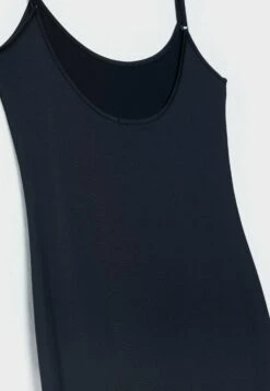 Stradivarius Long Fitted - Robe Longue - Black 15 Stradivarius Long Fitted - Robe Longue - Black -Stradivarius Soldes 1f23e92845294ef9b496a70f569d1239