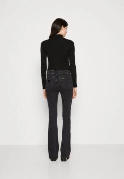 LOIS Jeans Raval - Jean Flare - Black Night 10 LOIS Jeans Raval - Jean Flare - Black Night -Stradivarius Soldes 239e50949bcf41da9ec8837fc45d49ff