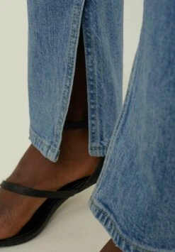 Jean Bootcut - Denim Light Blue 11 Jean Bootcut - Denim Light Blue -Stradivarius Soldes 29c5f16d45354d5c9bab55ae7a94798a