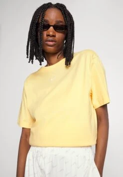 Nike Sportswear Tee - T-Shirt Basique - Topaz Gold/White -Stradivarius Soldes 2b320a0533d748f4b70124b172071462