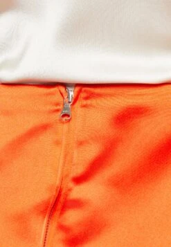 ARKET Minijupe - Orange -Stradivarius Soldes 2fc90b9fed7e4f519d7da4364bec4e16