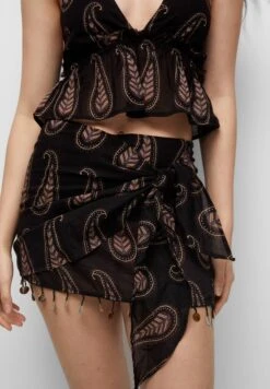 PULL & BEAR Mirrored - Jupe Trapèze - Black 13 PULL & BEAR Mirrored - Jupe Trapèze - Black -Stradivarius Soldes 3074dcc356df4a918467943a37143a50