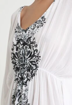 Buffalo Tunic - Accessoire De Plage - Weiß/Schwarz 15 Buffalo Tunic - Accessoire De Plage - Weiß/Schwarz -Stradivarius Soldes 30b20b564811459994e9114f1c4517a0