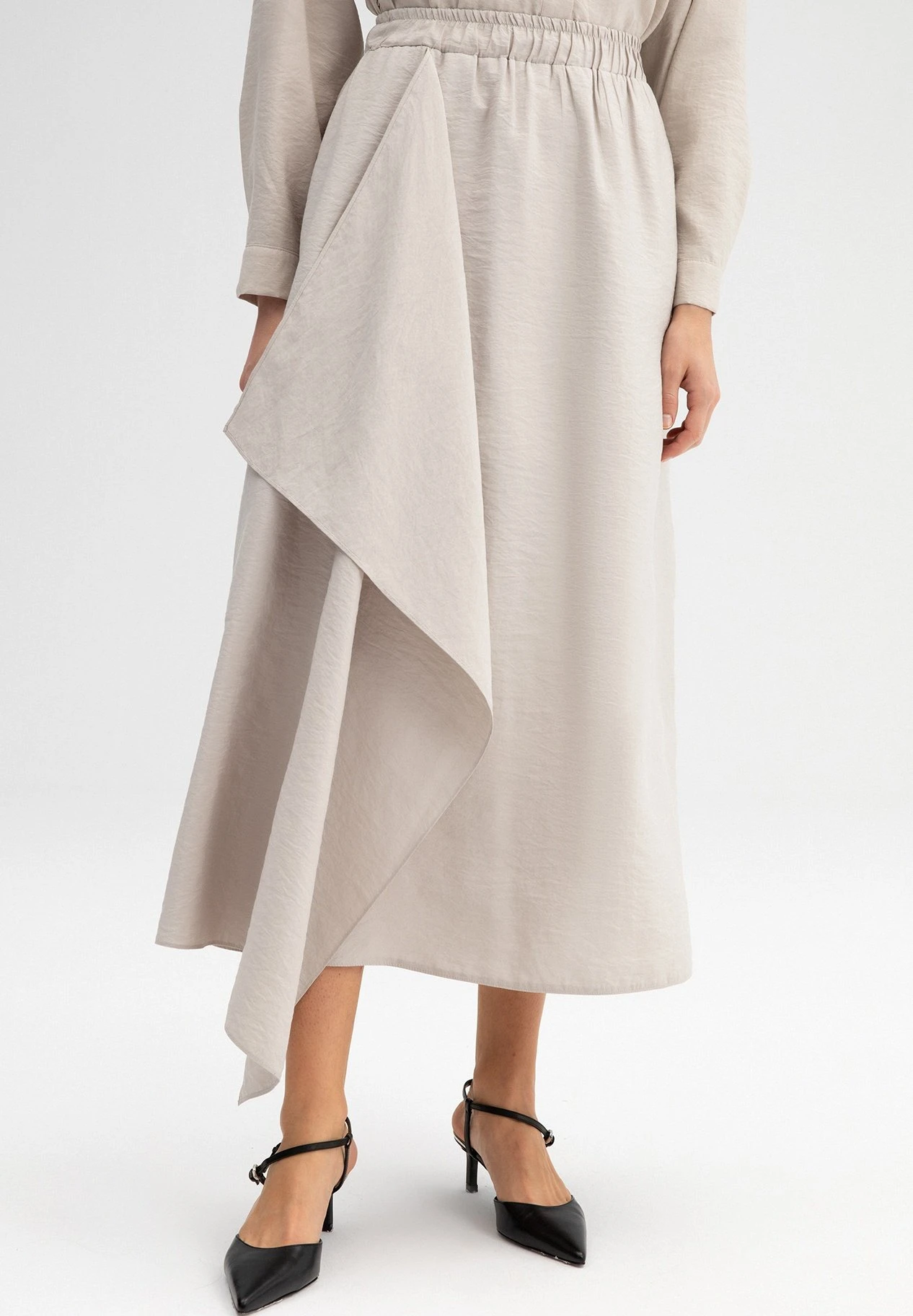 Asymmetric Cupra - Jupe Portefeuille - Beige 3 Asymmetric Cupra - Jupe Portefeuille - Beige