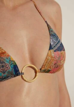 Chic Bamboo Triangle - Haut De Bikini - Patch Paisley Print -Stradivarius Soldes 30d3eb2b4bce40918c0cbfb56994e171