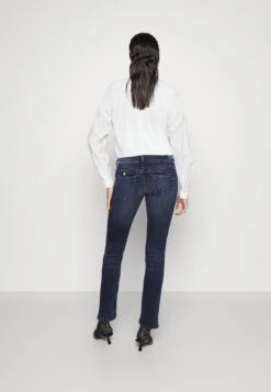 Pepe Jeans Saturn - Jean Droit - Denim -Stradivarius Soldes 3112433009f742b394fe9dc4f091ffdd