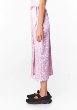 Spraymini Print - Jupe Portefeuille - Spray Flowers Mini Light Pink -Stradivarius Soldes 3217e609b43a4fcf838bc7ba89e5cfdc