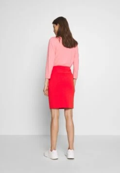 Kaffe Penny - Jupe Crayon - High Risk Red -Stradivarius Soldes 34932b8924a64d8789947dded0df7d47