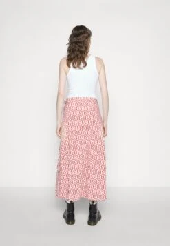 Minimum Yona - Jupe Portefeuille - Mineral Red 12 Minimum Yona - Jupe Portefeuille - Mineral Red -Stradivarius Soldes 368647d1466940158c9c50fb667f4bb8