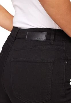 Tamaris Jean Droit - Black Denim -Stradivarius Soldes 39bd61b62e4f484fbc8588e78c6acb4c