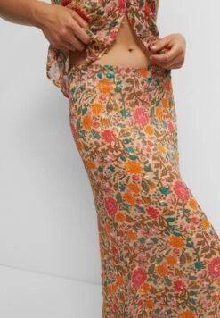 PULL & BEAR Floral Midi - Jupe Trapèze - Coral -Stradivarius Soldes 3d2d9c9307714d7790a4455f3867a92c