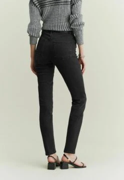 Next Comfort Stretch Mom Standard - Jean Slim - Black -Stradivarius Soldes 433370ce6c7441bcbb598deb67fdfda3