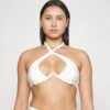 Guess Crossed Wire Bralette - Haut De Bikini - Pure White -Stradivarius Soldes 4880dfb8df134a9cb85632f074df1370