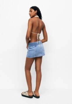 PULL & BEAR Embroidered Halter - Débardeur - Sand -Stradivarius Soldes 54e9149fe2da453e9ec5ff973f45b16e