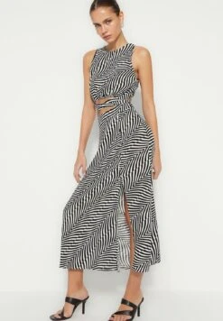 Trendyol Gewoontjes - Jupe Trapèze - Black -Stradivarius Soldes 54fae332f72a46ecb0009abe4fd9752f