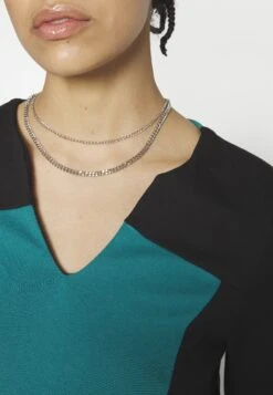 Anna Field Robe En Jersey - Black/Dark Green -Stradivarius Soldes 559be00e49c948f78740466736dffc10