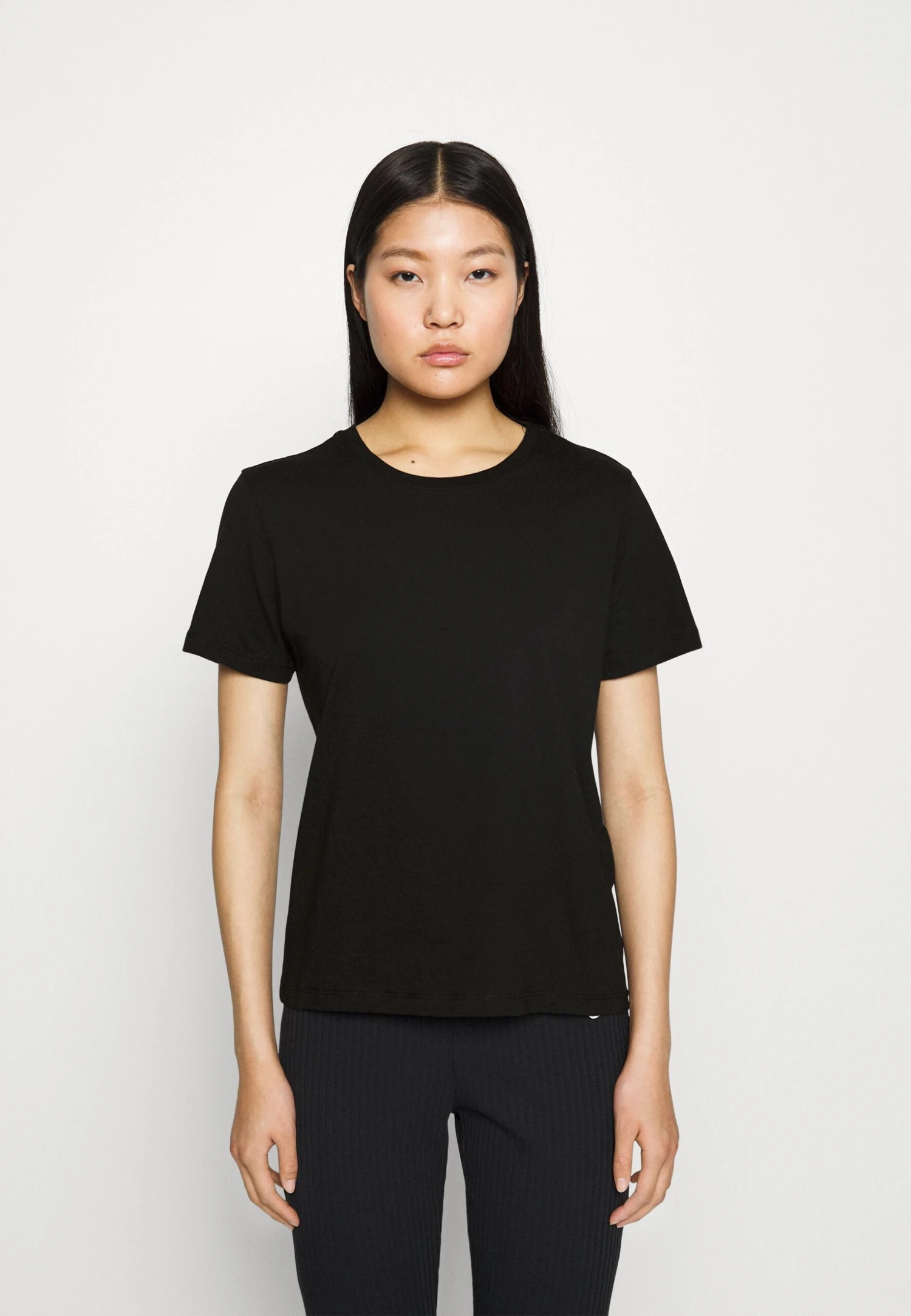 Even&Odd 2 Pack - T-Shirt Basique - Black/White 7 Even&Odd 2 Pack - T-Shirt Basique - Black/White – Image 5