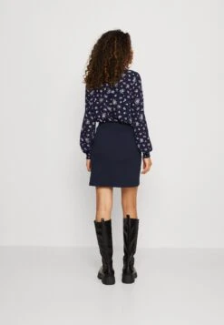 Vero Moda Vmlianna Short Skirt - Minijupe - Navy Blazer -Stradivarius Soldes 55efc5236f654fd4a720f63958c315dd