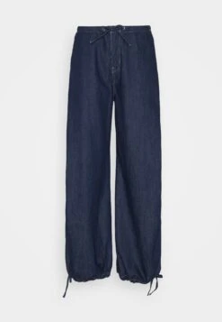 WEEKDAY Luisa Baggy Parachute Trousers - Jean Boyfriend - Blue Rinse -Stradivarius Soldes 59b4593ec962428ca5f41698d6971890