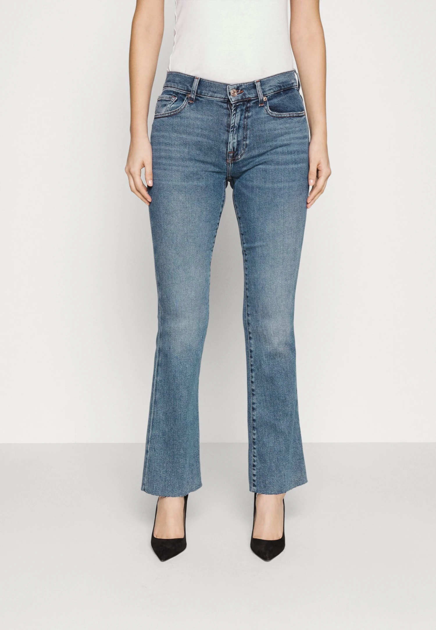 7 For All Mankind Tailorless - Jean Bootcut - Mid Blue 3 7 For All Mankind Tailorless - Jean Bootcut - Mid Blue