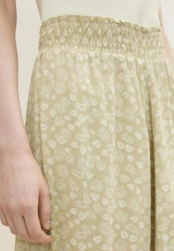 Tom Tailor Jupe Trapèze - Green Offwhite Leaf Design 12 Tom Tailor Jupe Trapèze - Green Offwhite Leaf Design -Stradivarius Soldes 5d1f6b341fb44c909bec1f82d4de36cb