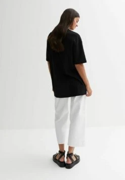 New Look Short Sleeve Oversized - T-Shirt Basique - Black -Stradivarius Soldes 5d2f20d7a56b4813a8605ad1745f78a9
