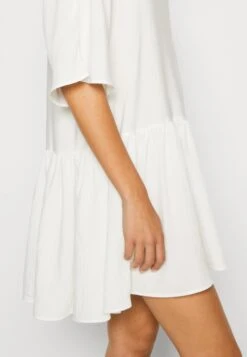 WEEKDAY Minou Dress - Robe De Jour - White -Stradivarius Soldes 636daec2a7674928ad3f2905ad2d4ca2