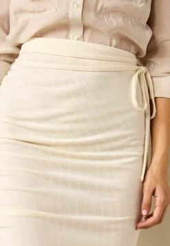 Next Ruched Side Split Standard - Jupe Longue - Ecru Cream -Stradivarius Soldes 673b1b6578c64052bdae8e59dde45f24