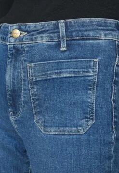 Wrangler Flare - Jean Flare - Wild One -Stradivarius Soldes 678e29d18bef4b3e930191fb78b31272