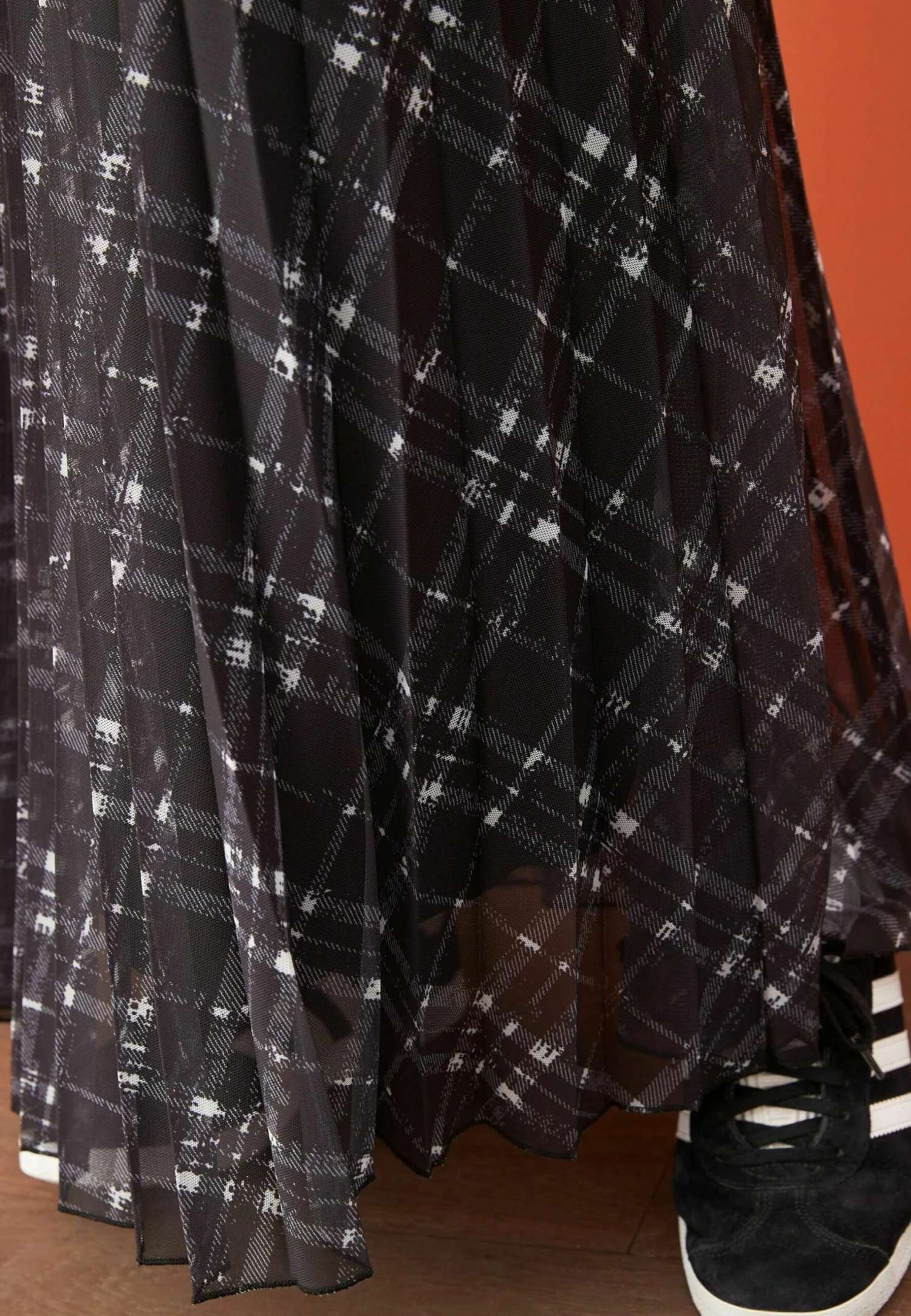 Next Standard - Jupe Plissée - Charcoal Grey Checked 6 Next Standard - Jupe Plissée - Charcoal Grey Checked – Image 4