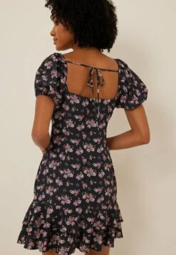 NA-KD Mit Schnürdetail - Robe De Jour - Black Dusty Pink Flowers -Stradivarius Soldes 6c6615f31927422e9ea7ada0435ef9ee