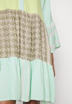 Kenya Dress - Robe De Jour - Icy Morn -Stradivarius Soldes 7684dd4ef270469ab91c871d1220fae8