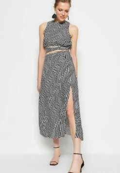 Trendyol Gewoontjes - Jupe Trapèze - Black -Stradivarius Soldes 78a2ed4b4e1d48448f327fda53ed1a8e