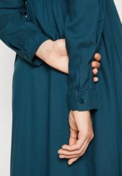 Pieces Pcnova Midi Dress - Robe Chemise - Reflecting Pond -Stradivarius Soldes 7ad587ff4d4049a2911c5d8ea5443662