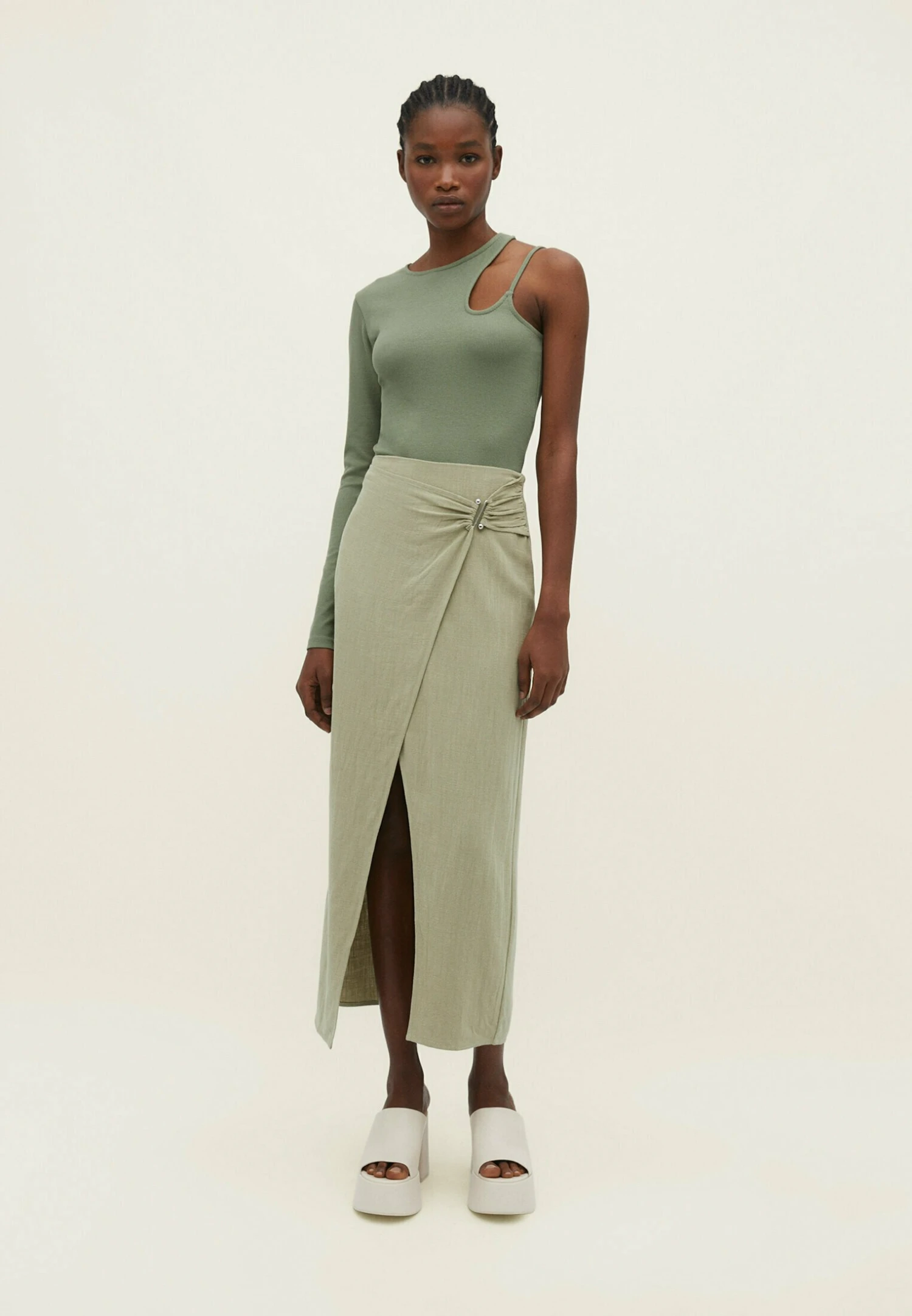 Stradivarius Rustic Midi - Jupe Portefeuille - Light Green 4 Stradivarius Rustic Midi - Jupe Portefeuille - Light Green – Image 2