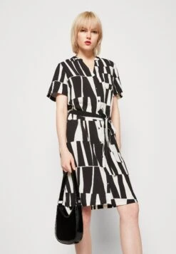 Object Seline - Robe Chemise - Black/Sandshell -Stradivarius Soldes 7e68fda5f60945d2a89432139aad1453