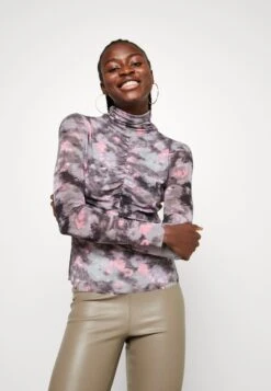 Notes Du Nord Florence - T-Shirt À Manches Longues - Splash -Stradivarius Soldes 7f4ea9d48f744813958967df2bfacffb