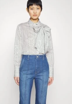 Victoria Beckham Jean Boyfriend - Sandwashed Indigo -Stradivarius Soldes 8a3864368fde4e1897453bcc9ef93dae