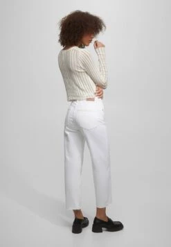 PULL & BEAR Cropped High Waist - Jean Droit - White -Stradivarius Soldes 8ac13e36e2dc48aeb011dbbf90a0258c